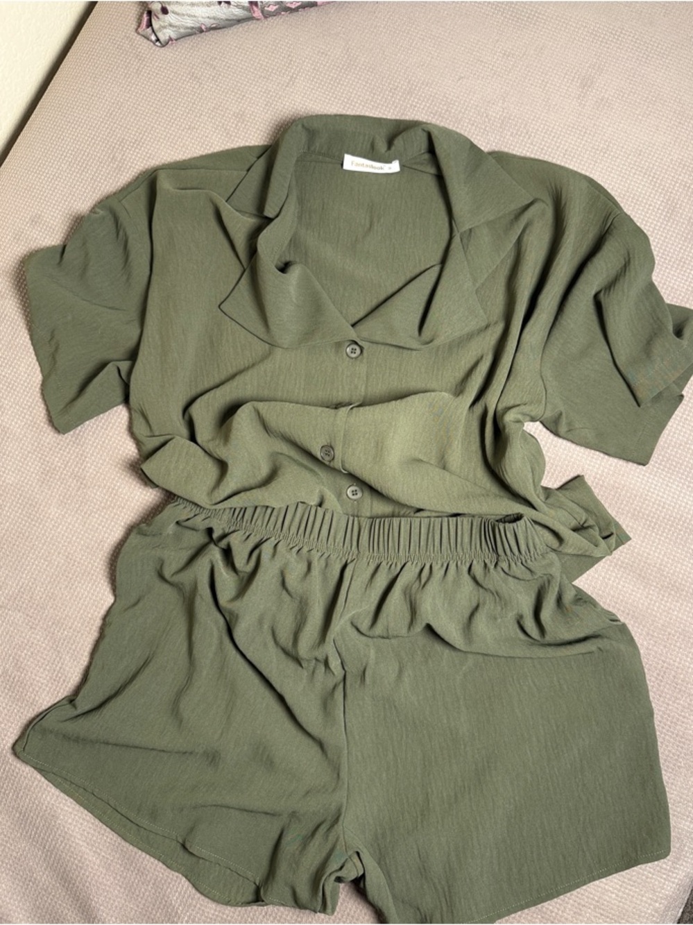 Amazon Brand (Fantaslook) Olive Green Women's Relaxed Short Set